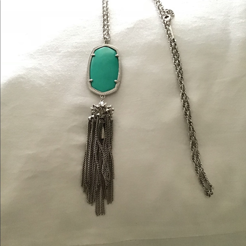 Kendra Scott necklace